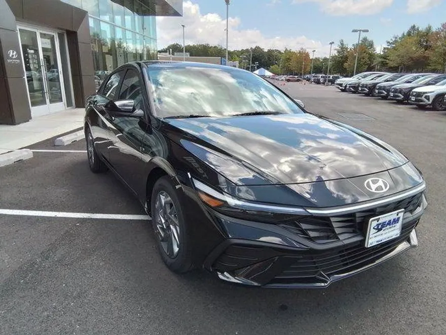 2025 Hyundai Elantra Hybrid Blue photo 1