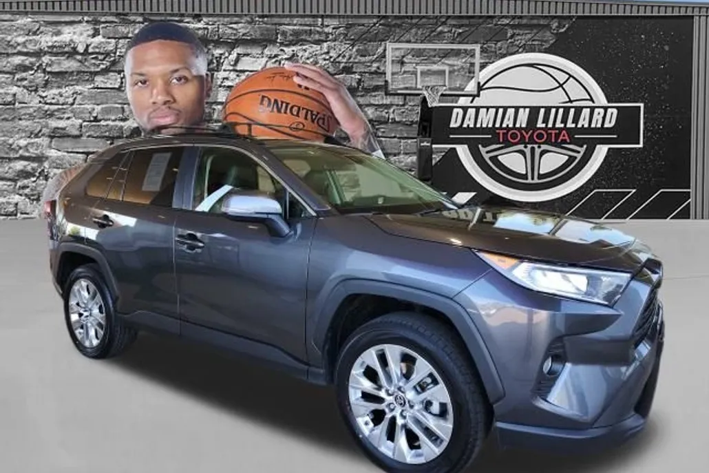 2019 Toyota RAV4 XLE Premium photo 1