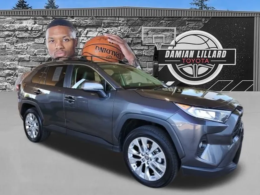 2019 Toyota RAV4 XLE Premium photo 1