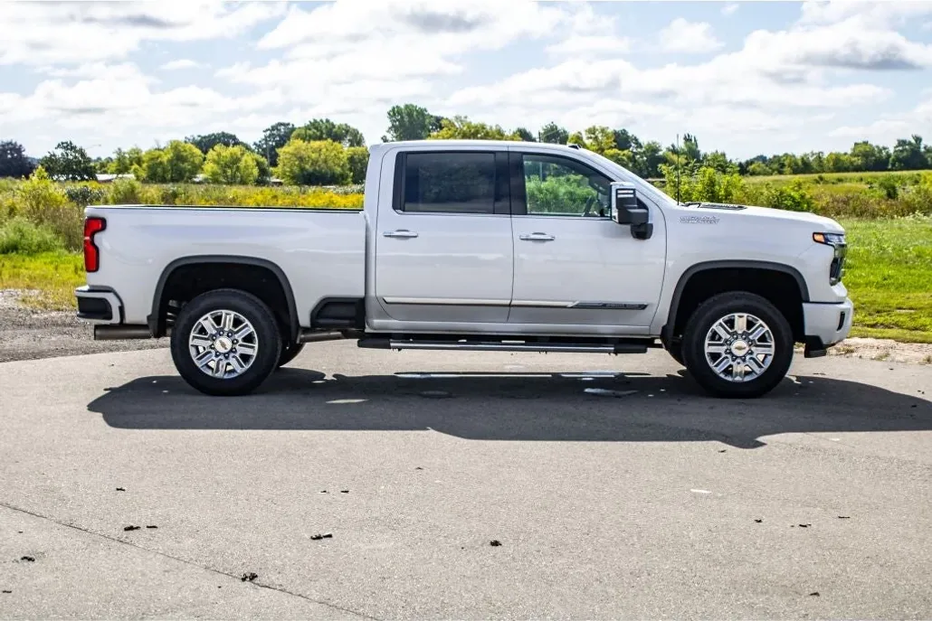 2024 Chevrolet Silverado 2500HD High Country photo 1