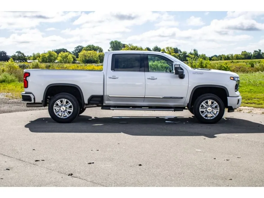 2024 Chevrolet Silverado 2500HD High Country photo 1
