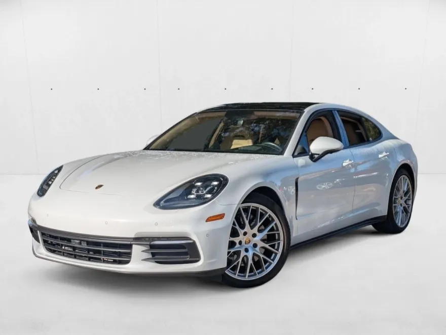 2020 Porsche Panamera 4 photo 1