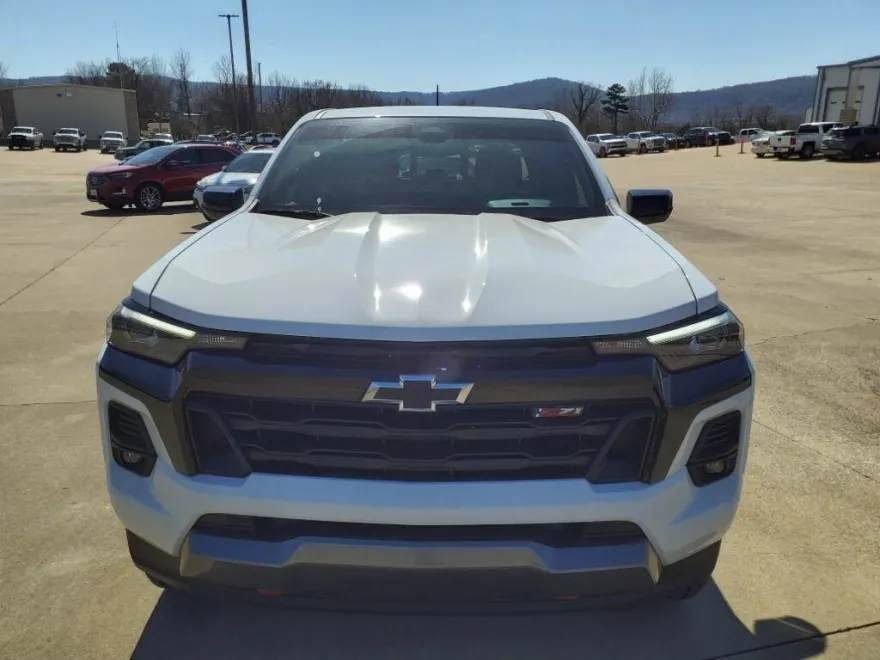 2023 Chevrolet Colorado Z71 photo 1