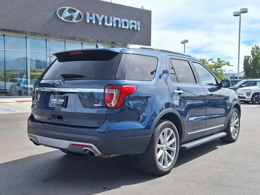 2017 Ford Explorer Limited photo 1