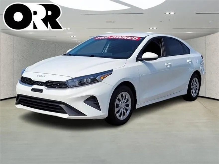 2023 Kia Forte LX photo 1