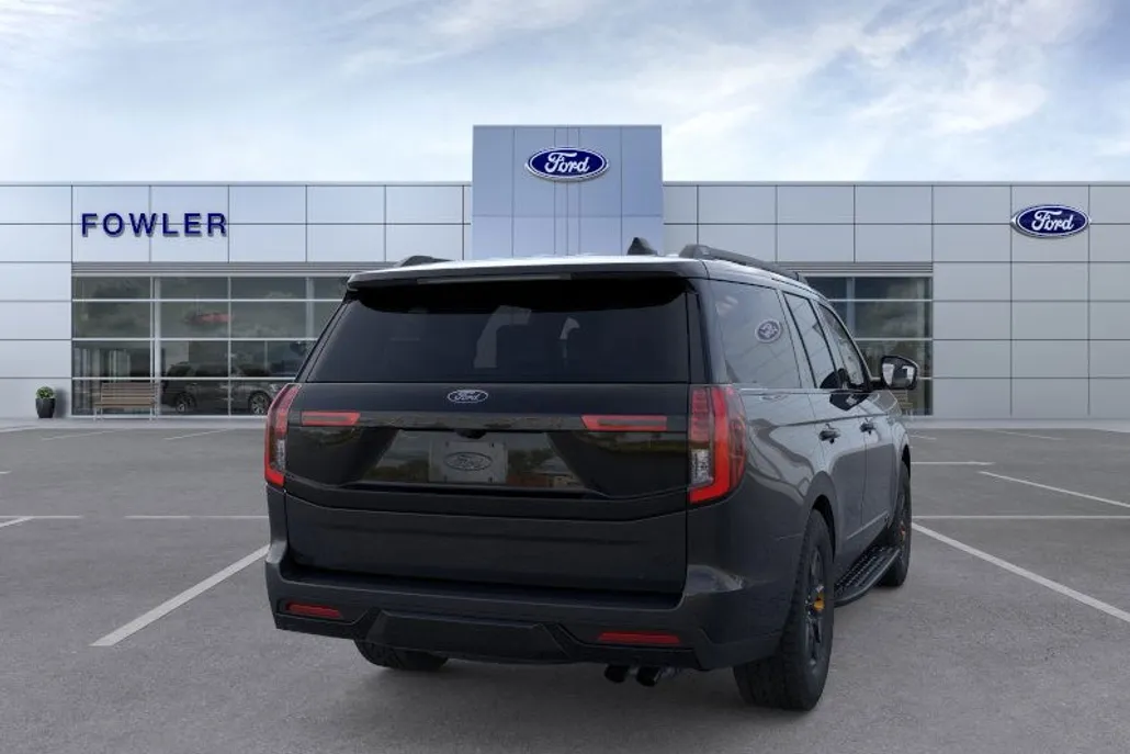 2025 Ford Expedition photo 1