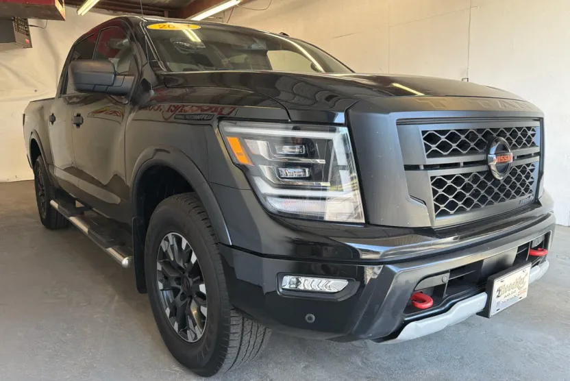 2021 Nissan Titan PRO-4X photo 1