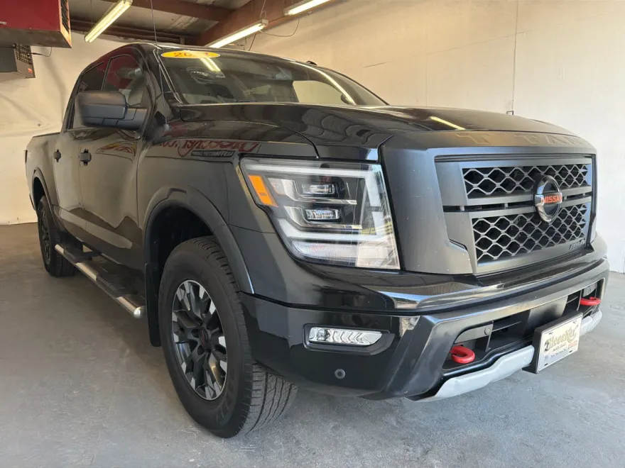 2021 Nissan Titan PRO-4X photo 1