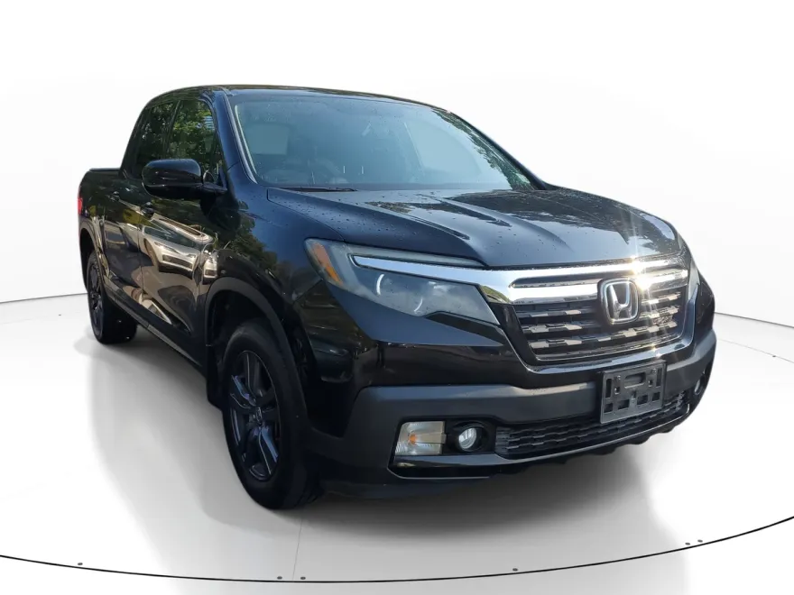 2017 Honda Ridgeline Sport photo 1