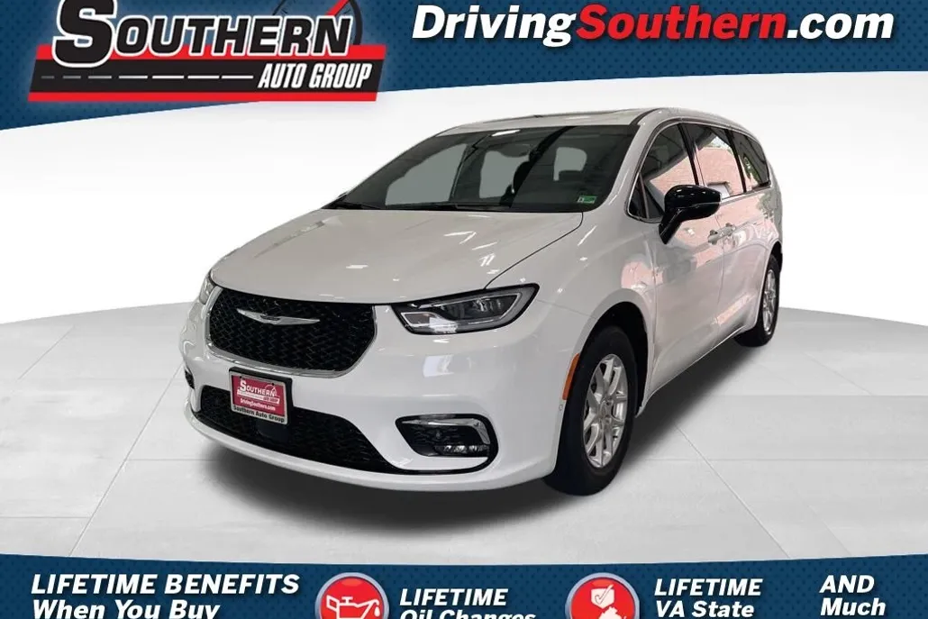 2025 Chrysler Pacifica LE photo 1