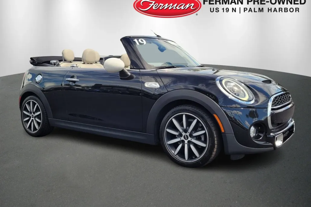2019 Mini Cooper S Iconic photo 1