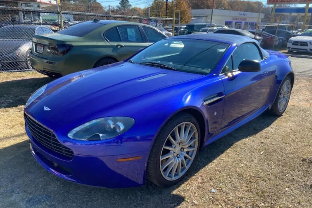 2010 Aston Martin V8 Vantage photo 1