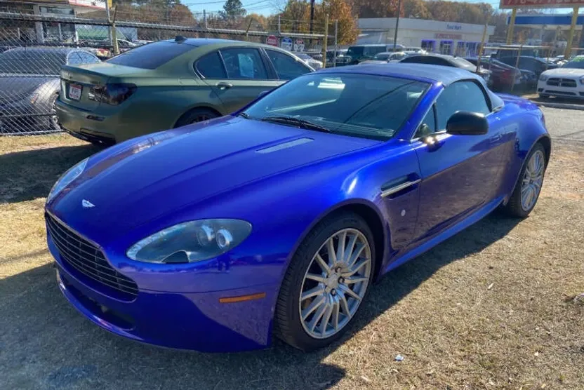 2010 Aston Martin V8 Vantage photo 1