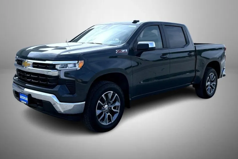 2026 Chevrolet Silverado 1500 LT photo 1