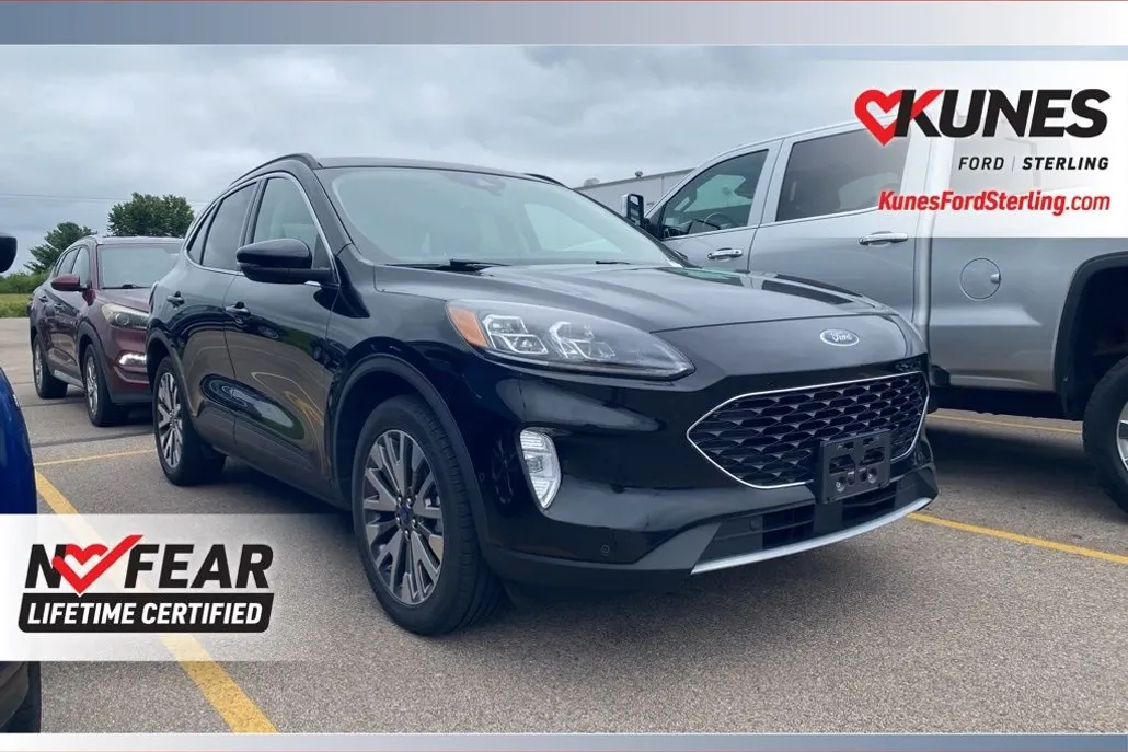 2020 Ford Escape Titanium photo 1