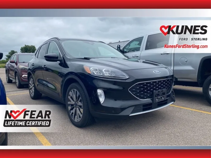 2020 Ford Escape Titanium photo 1