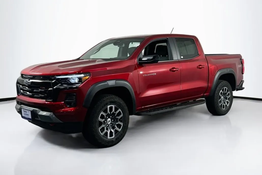 2024 Chevrolet Colorado Z71 photo 1