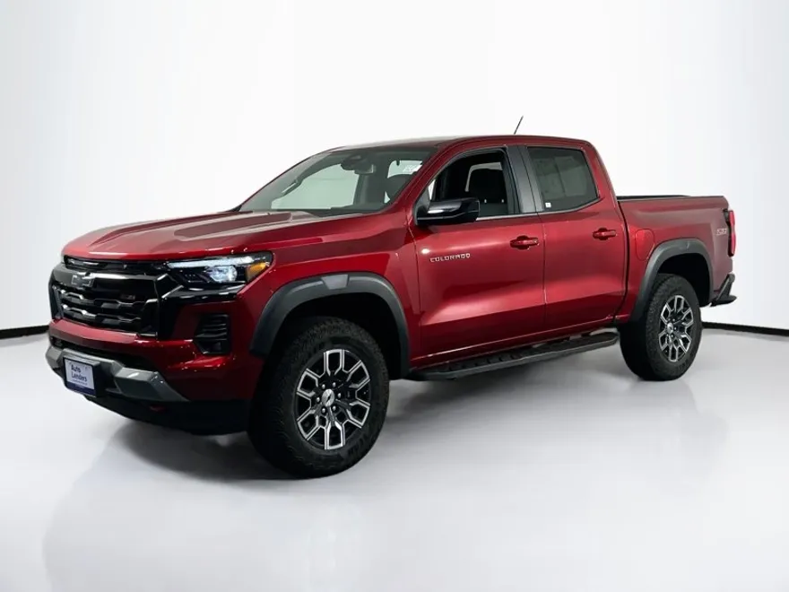 2024 Chevrolet Colorado Z71 photo 1