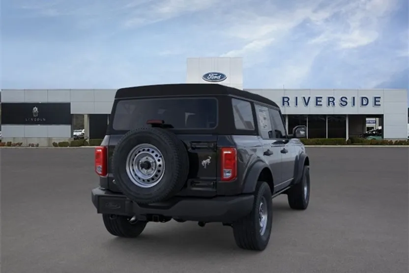 2025 Ford Bronco Base photo 1