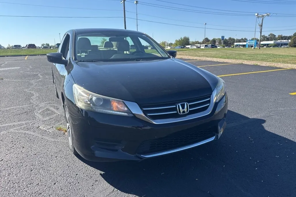 2013 Honda Accord LX photo 1