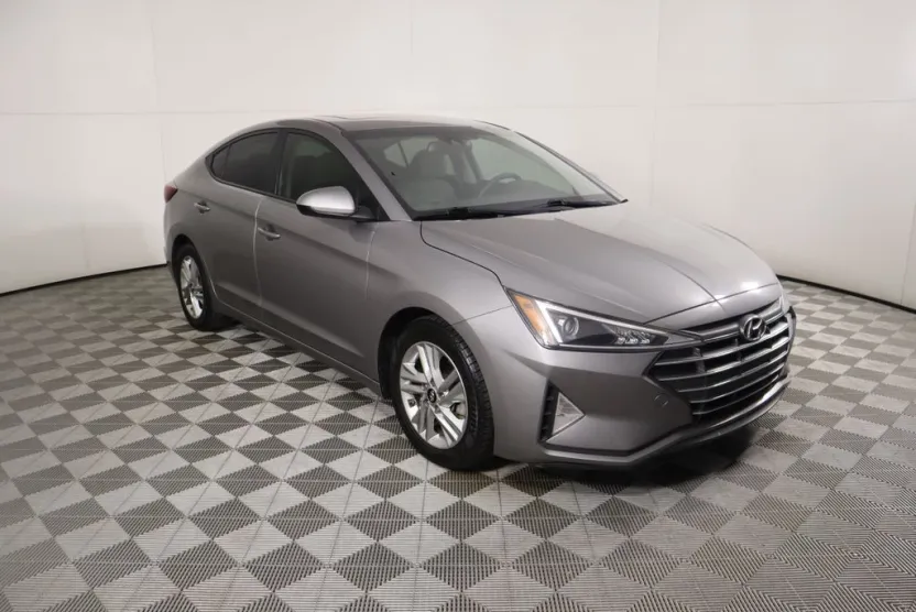2020 Hyundai Elantra Value Edition photo 1