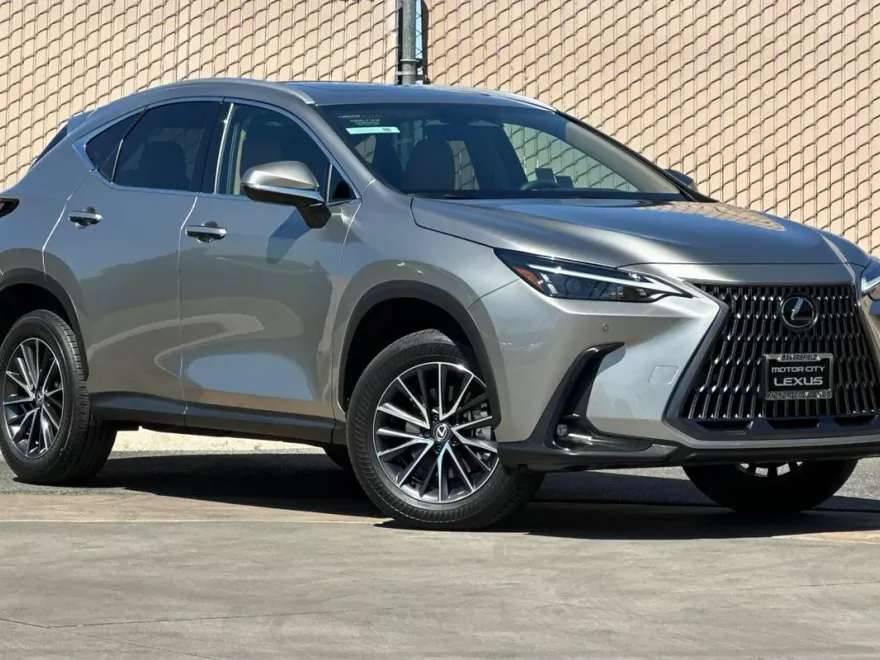 2025 Lexus NX 250 photo 1