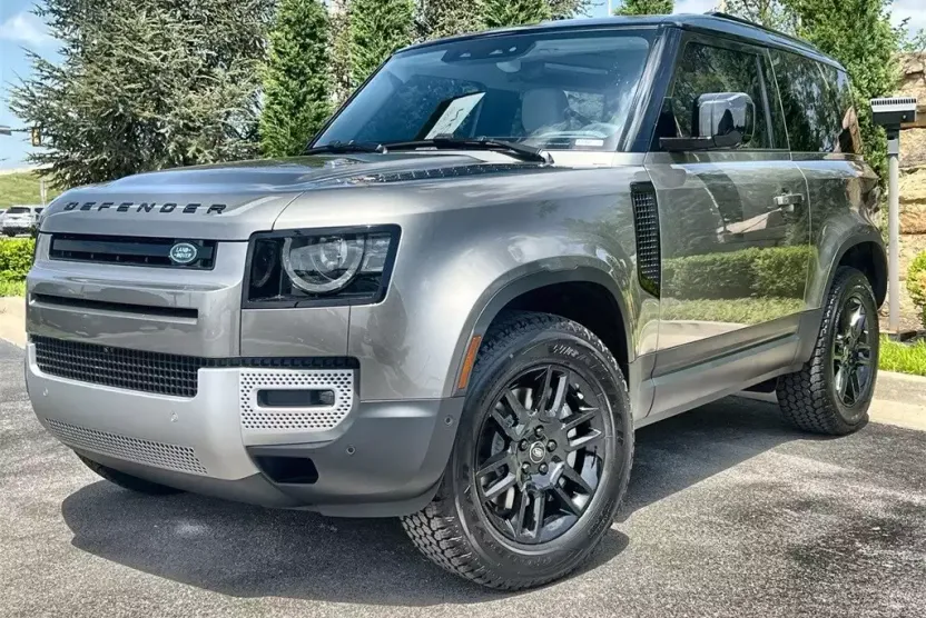 2025 Land Rover Defender 90 S photo 1