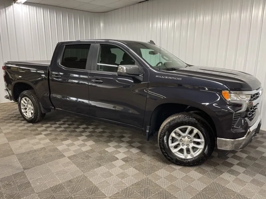 2022 Chevrolet Silverado 1500 LT photo 1