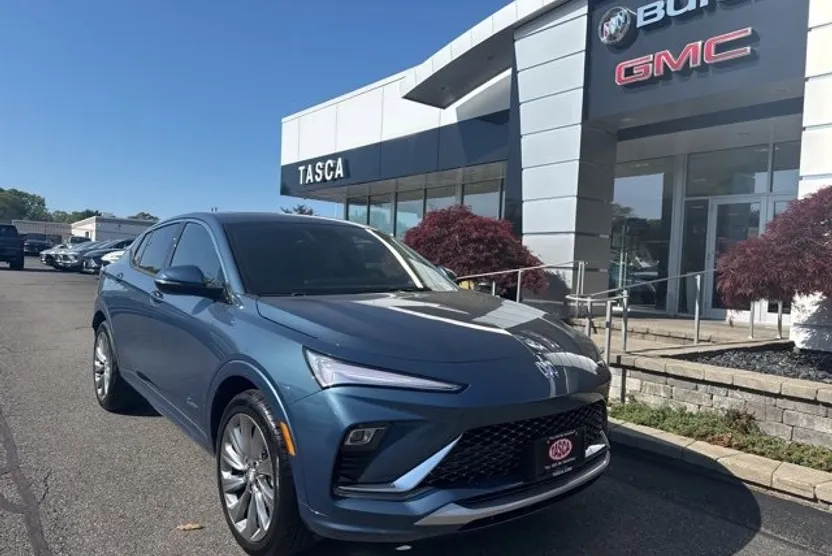 2025 Buick Envista Avenir photo 1