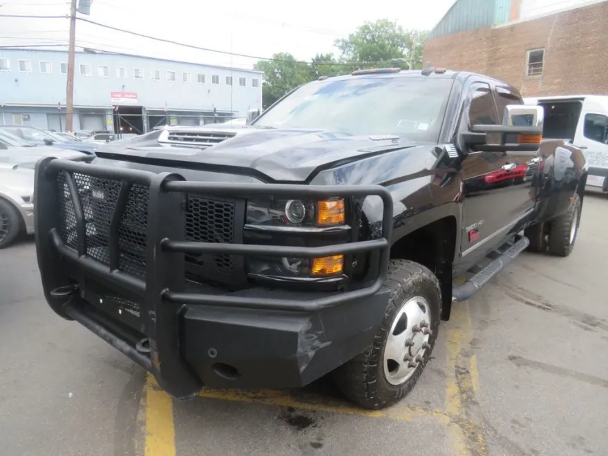 2019 Chevrolet Silverado 3500HD LTZ photo 1
