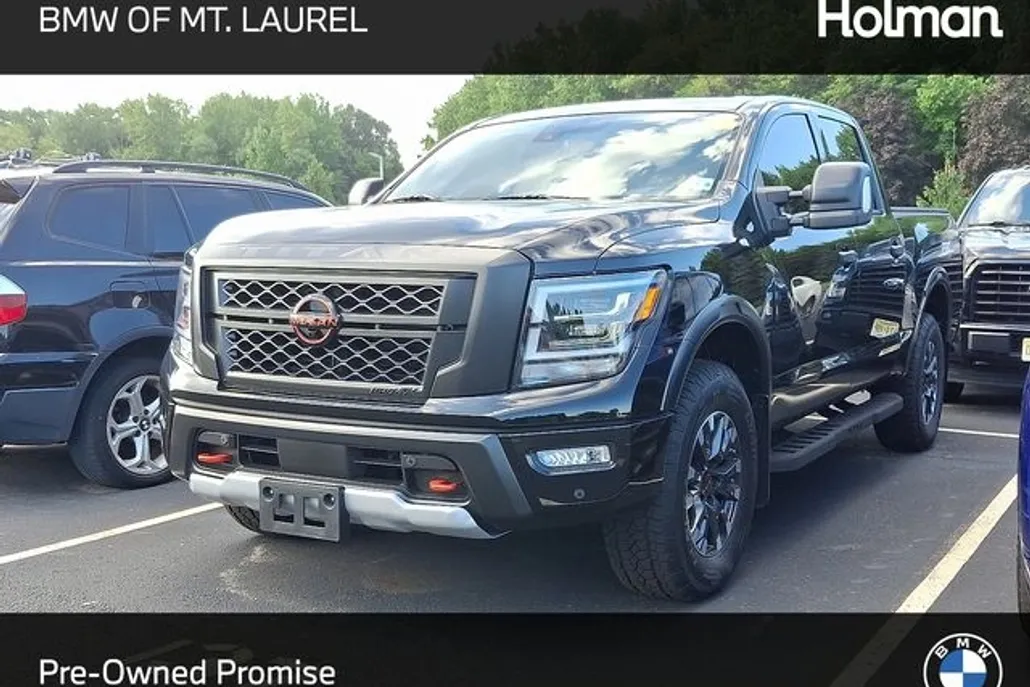 2024 Nissan Titan PRO-4X photo 1