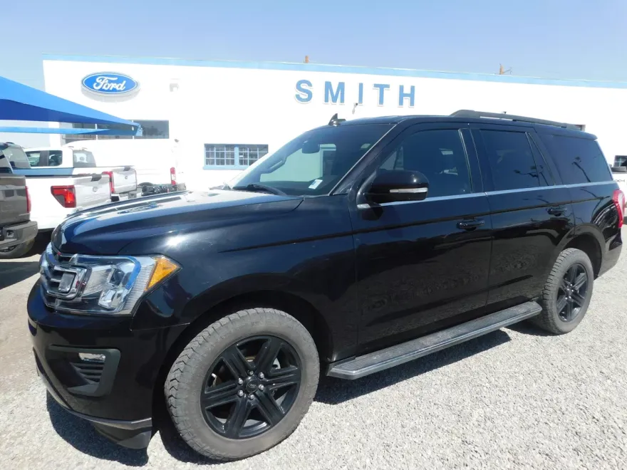 2021 Ford Expedition XLT photo 1