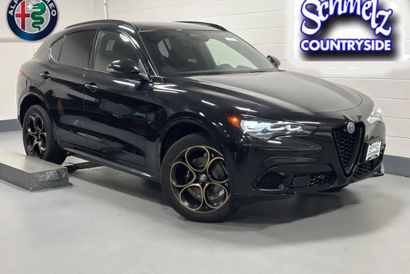 2025 Alfa Romeo Stelvio Sprint Base photo 1