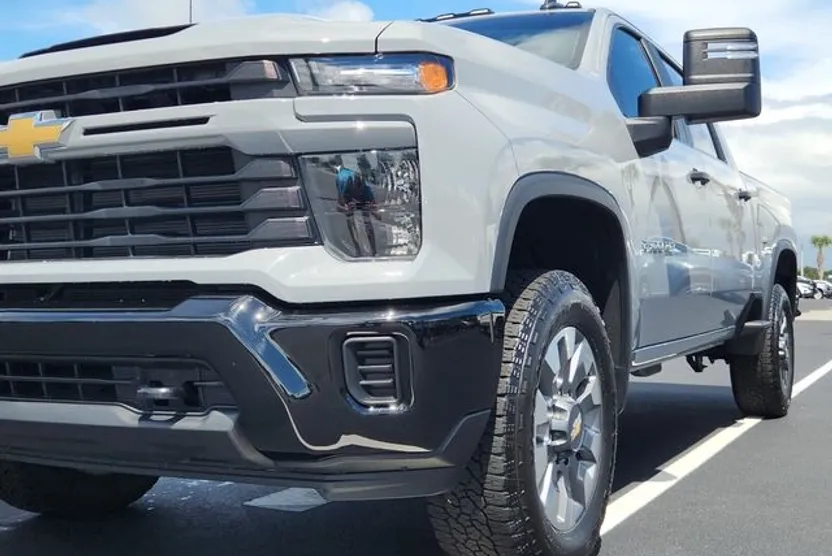 2024 Chevrolet Silverado 2500HD Custom photo 1