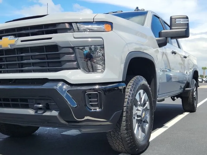 2024 Chevrolet Silverado 2500HD Custom photo 1