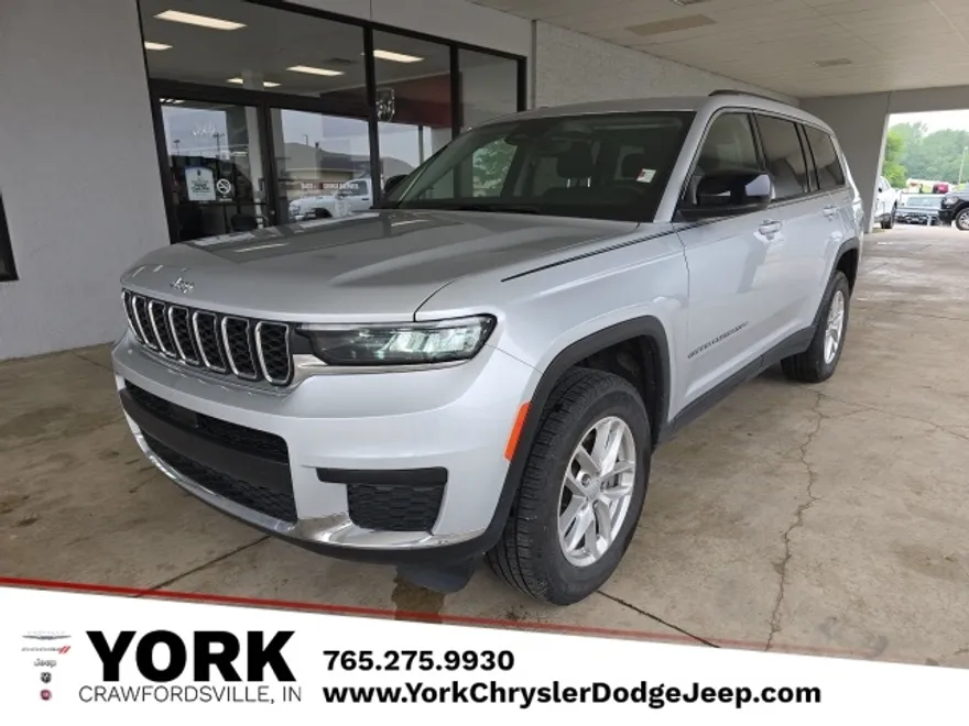 2022 Jeep Grand Cherokee Laredo photo 1