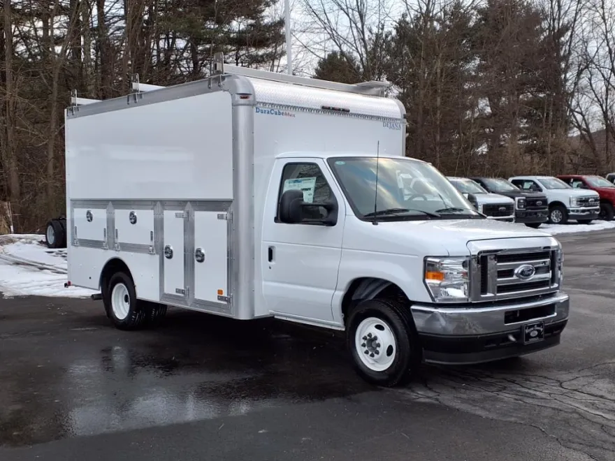 2025 Ford E-350 photo 1