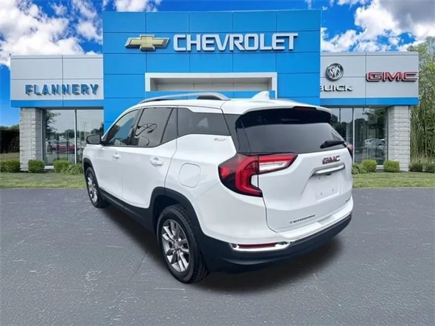 2024 Gmc Terrain SLT photo 1