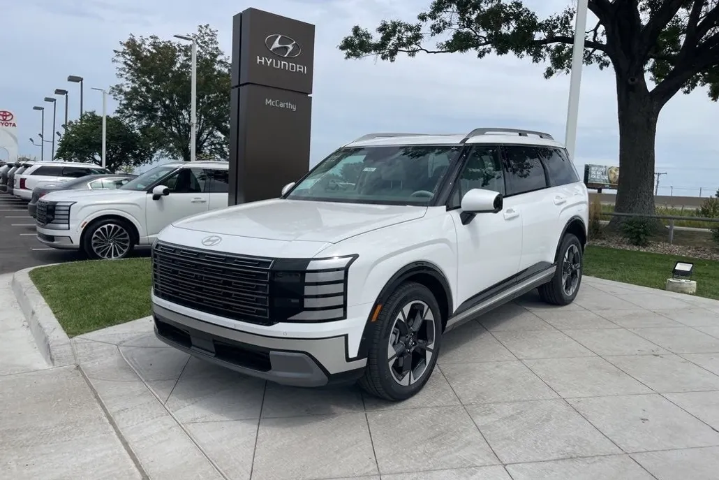 2026 Hyundai Palisade Limited photo 1