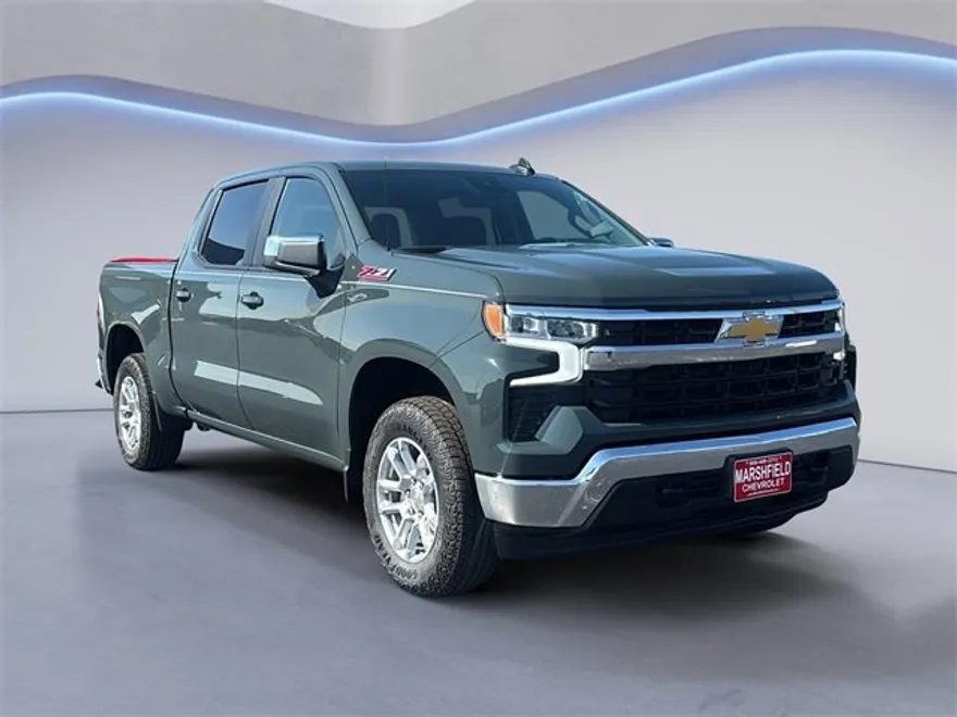 2026 Chevrolet Silverado 1500 LT photo 1