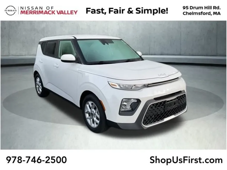 2022 Kia Soul LX photo 1
