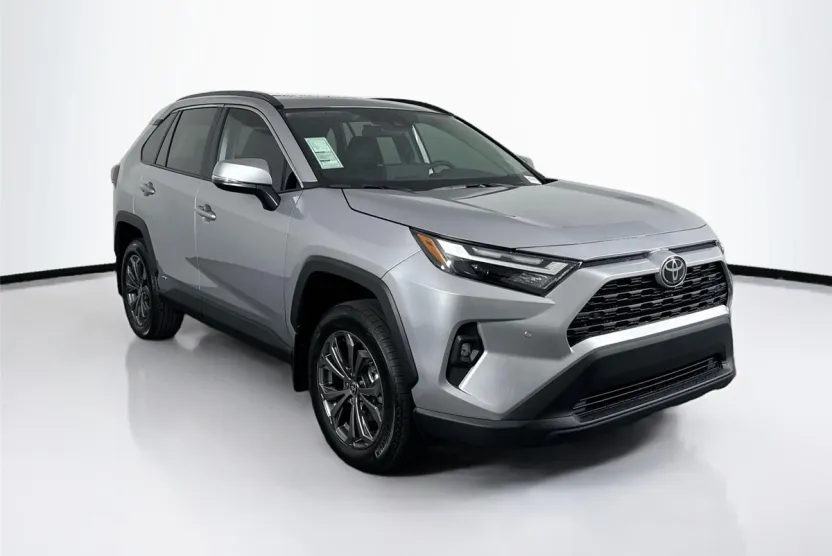 2025 Toyota RAV4 Hybrid XLE Premium photo 1