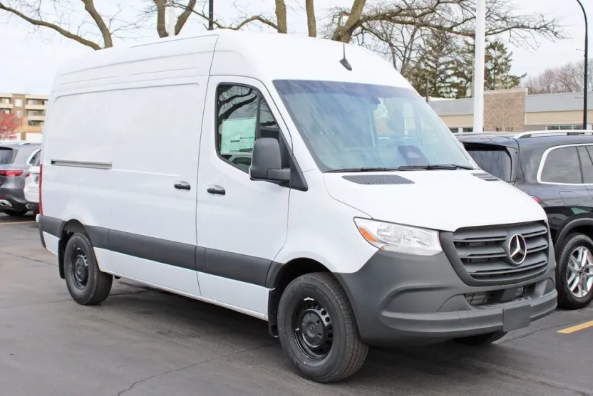 2025 Mercedes Benz Sprinter 2500 144 WB photo 1