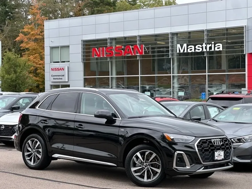 2024 Audi Q5 45 S line Premium photo 1