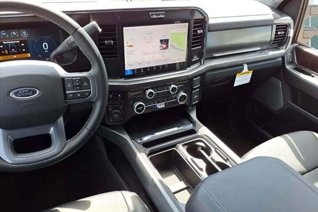 2026 Ford F-250 Lariat photo 1