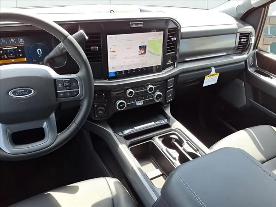 2026 Ford F-250 Lariat photo 1