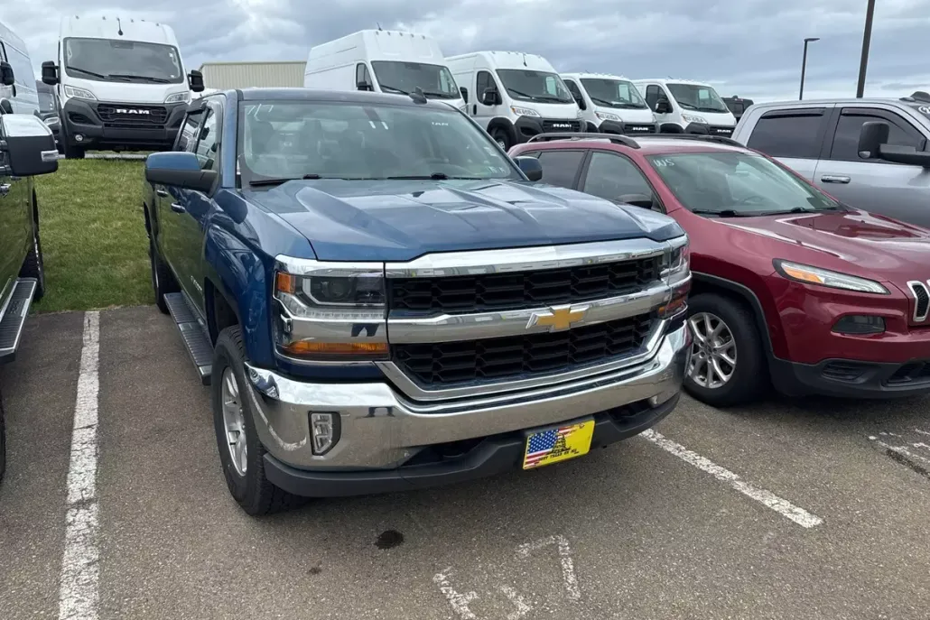 2018 Chevrolet Silverado 1500 photo 1