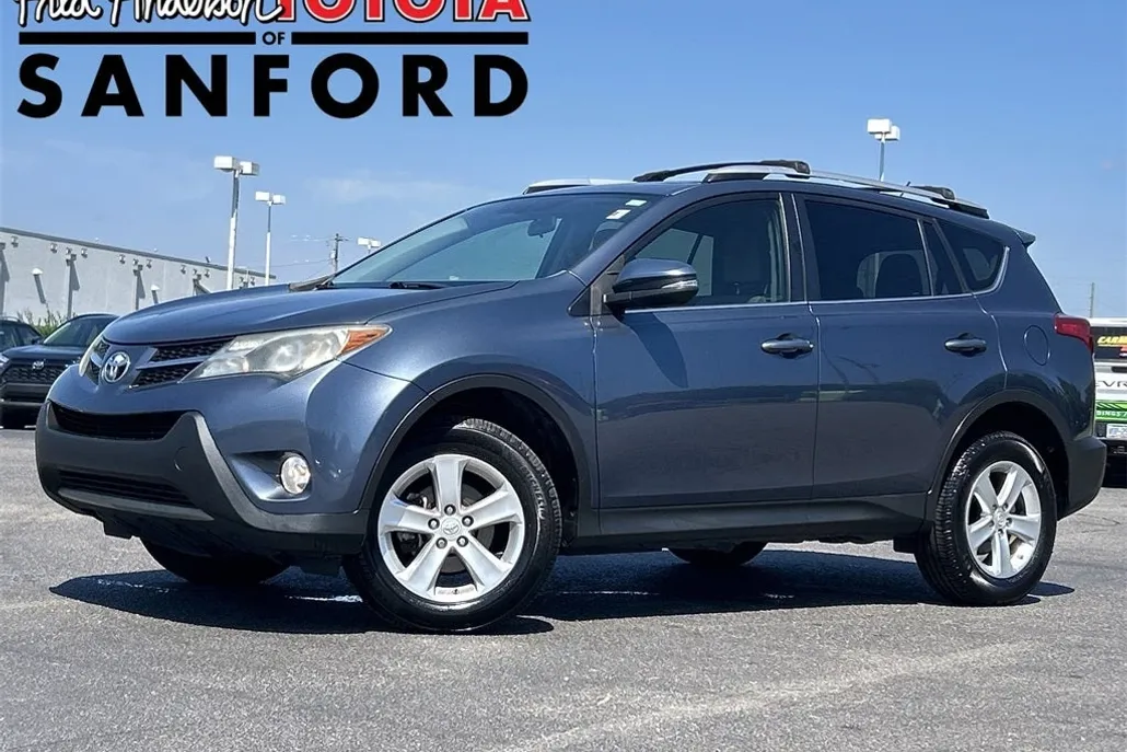 2014 Toyota RAV4 XLE photo 1
