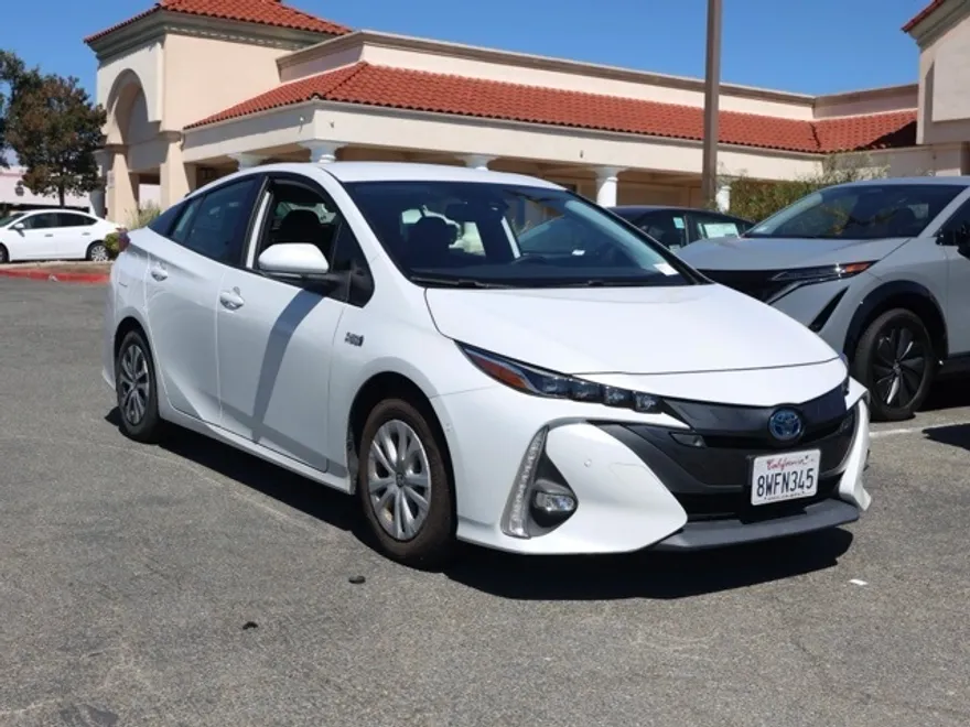 2021 Toyota Prius Prime Limited photo 1