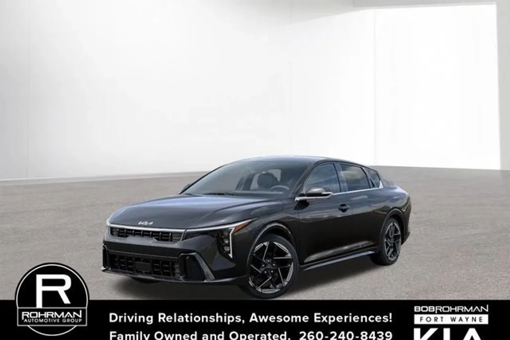 2025 Kia K4 GT-Line photo 1